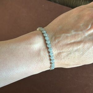 Banana Republic faux diamond adjustable tennis bracelet - like new condition